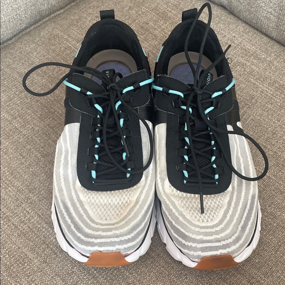 Vionic Fortune Women's Lightweight Supportive Sneaker